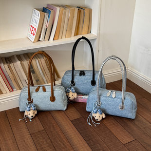 Fashionable capacious pillow, shoulder bag, one-shoulder bag, handheld boston bag, high-end