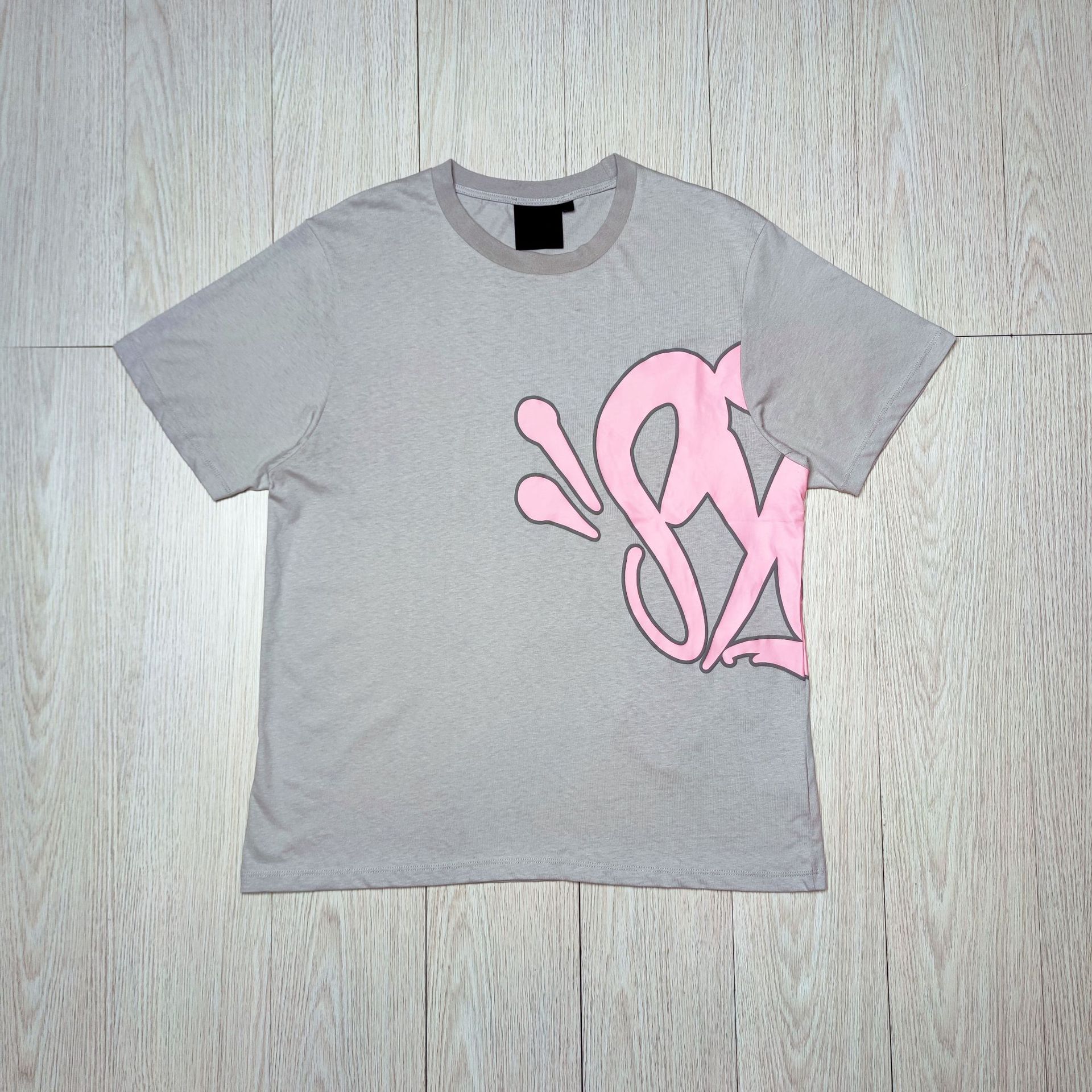 02 mangas cortas grises (accesorios + bolsos)