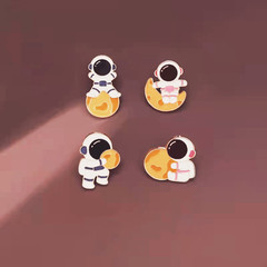 Astronaut Mini Pin 2021 New Trendy Male Cute Japanese Style Metal Badge Pin for Women's BackPack Decoration Accessory