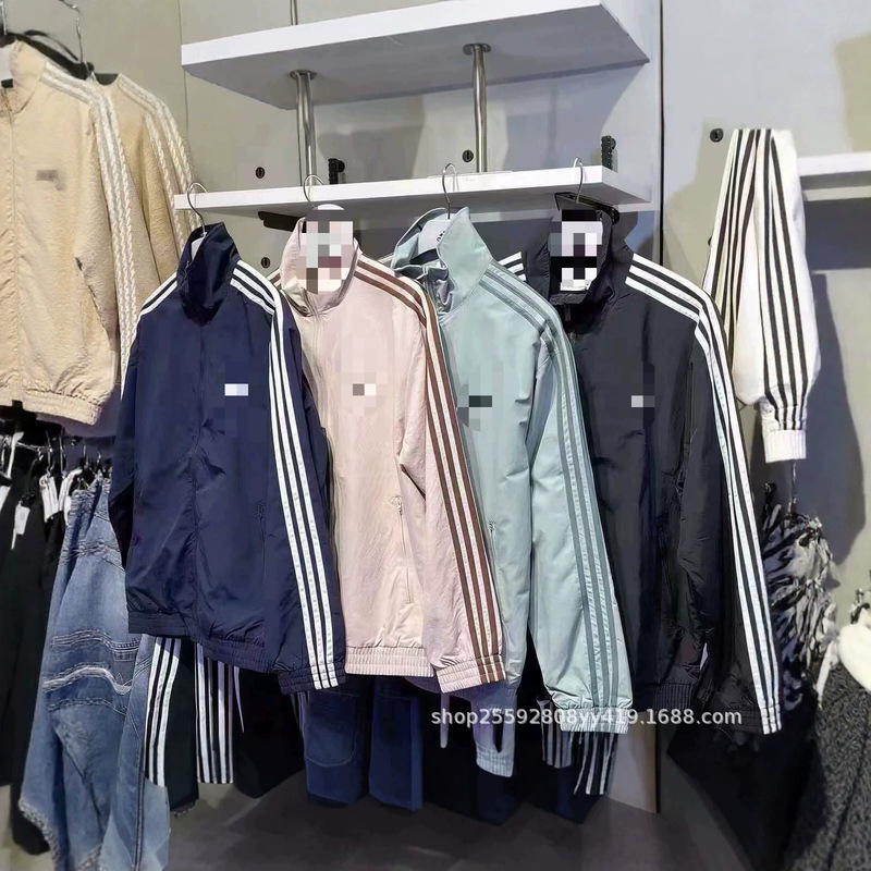 Trendy casual sports loose-fitting stand-collar windbreaker, unisex American-style striped zip-up embroidered jacket Trendy casual sports loose-fitting stand-collar windbreaker, unisex American-style striped zip-up embroidered jacket