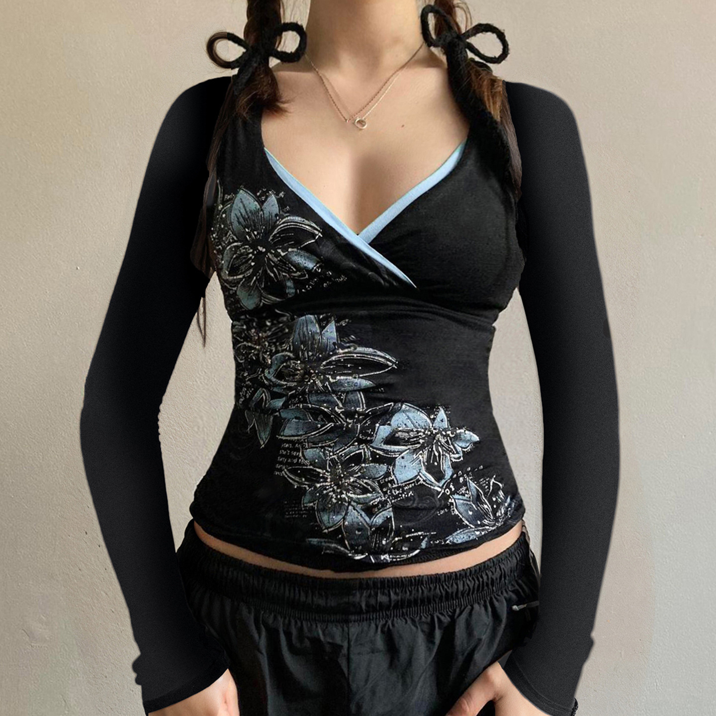 2025秋季美式复古植物花卉印花V领修身T恤针织撞色打底衫新款上衣