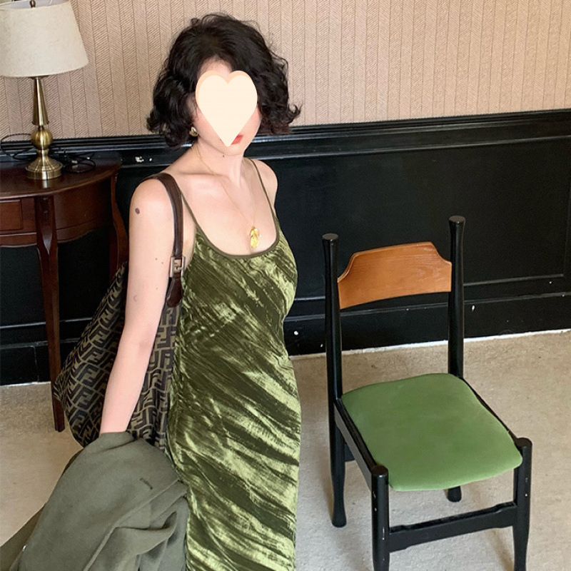 酒午2025秋冬季新打底裙收腰显瘦丝绒吊带连衣裙高级感礼服长裙女|undefined