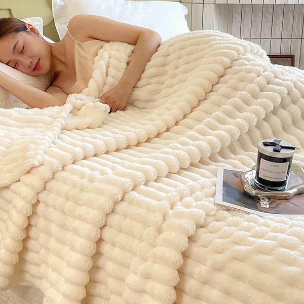 Otoño y invierno nuevo tipo de imitación de goma de seda espuma mantas sofá dormitorio coche de oficina de almuerzo dormitorio caliente