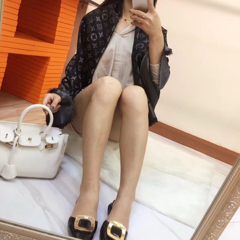正しいバージョンのクラシック 140 × 140 ゴールドとシルバーの糸大正方形スカーフ女性の夏のエアコンルームショールシルクスカーフ|undefined