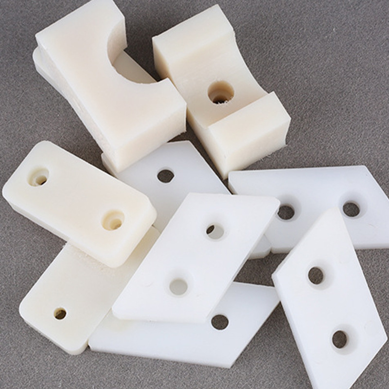 白色尼龙板打孔mc浇筑塑料异形件工程机械耐磨含油尼龙板加工件