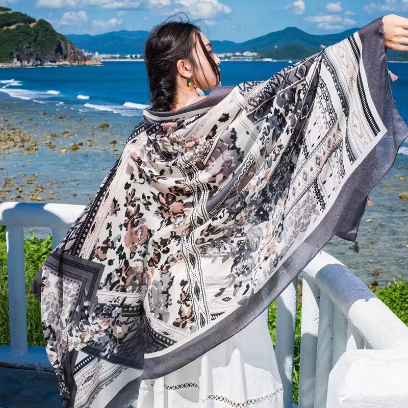 Sopa de satén de twill para mujeres 2025 bufandas de viento nacional de verano tibetanas bufandas de seda protector solar lago Qinghai turismo foto toalla de playa