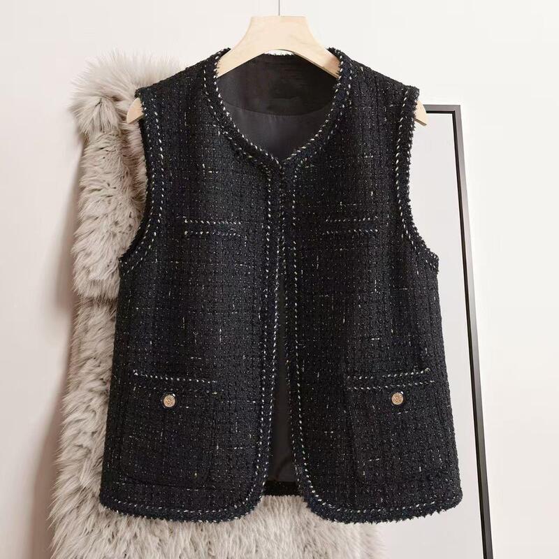 New French-style tweed vest, a chic and elegant sleeveless top, perfect for layering as a short jacket or outerwear New French-style tweed vest, a chic and elegant sleeveless top, perfect for layering as a short jacket or outerwear