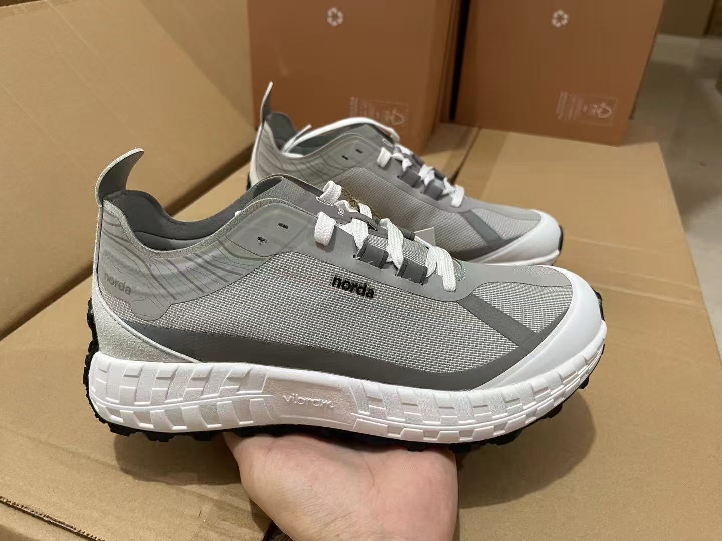 Norda 001 zapatos de montaña para hombres y mujeres, zapatos de carrera bajos, zapatos de senderismo