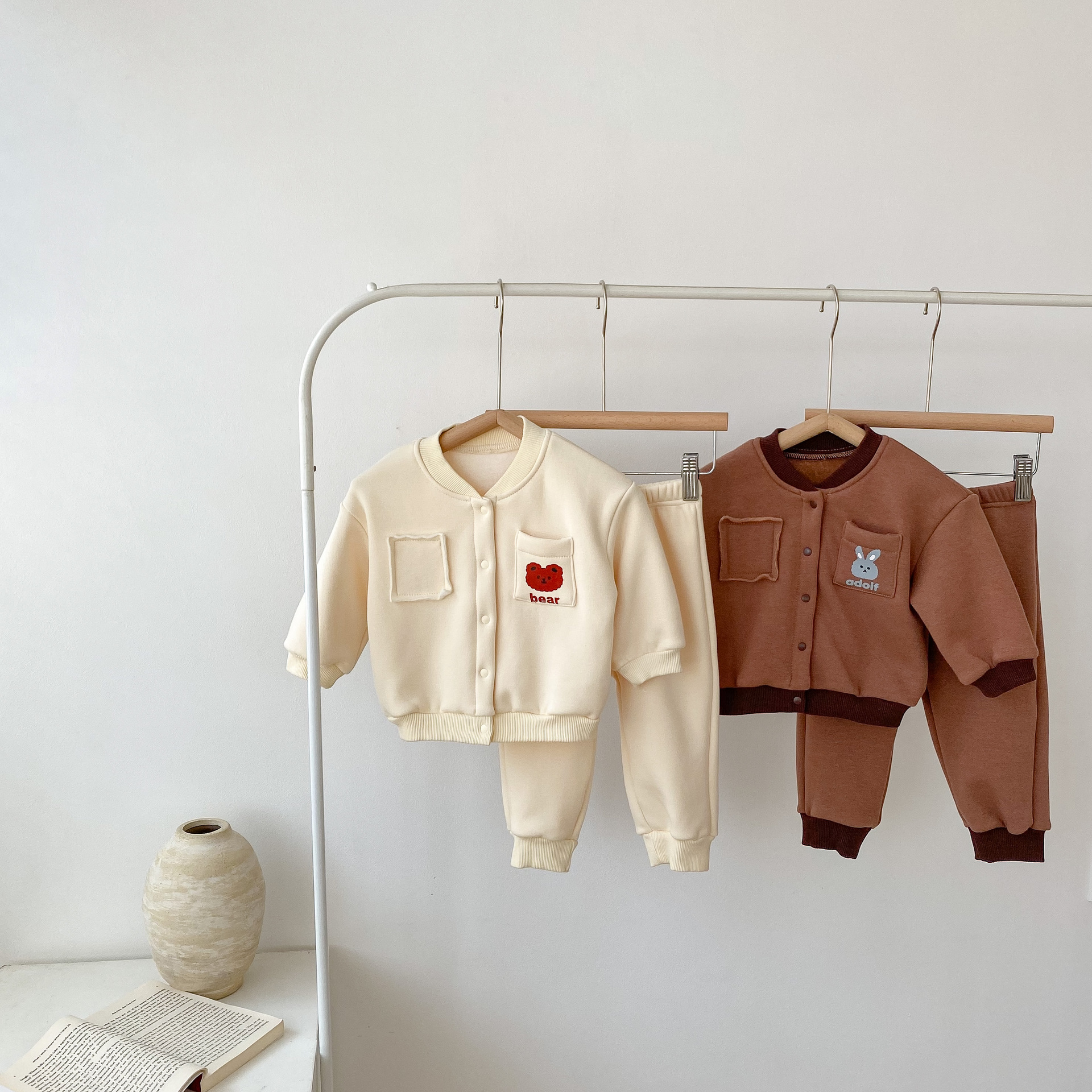 2024 Spring Autumn Baby Boys Girls Rabbit and Bear Printed Coat+Pants with Velvet Warmth Set_voghion.com