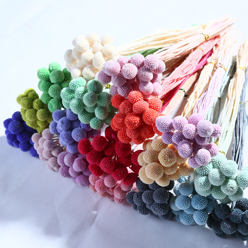 Flores secas de bola dorada de flor eterna de Yunnan, 20 piezas/paquete, ramo hecho a mano para el Día de San Valentín, regalo, materiales para bricolaje, venta al por mayor de fábrica.