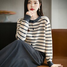 时尚减龄条纹针织开衫外套女2026春秋新款大码女装上衣秋冬毛衣