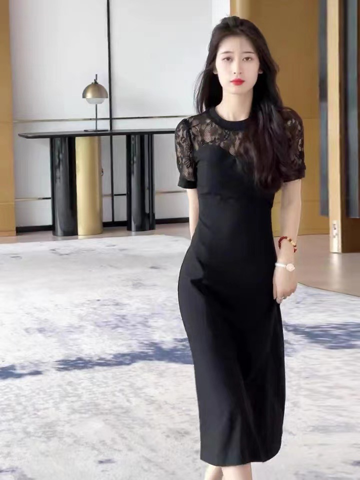 Đầm suông nữ midi phối chất liệu đen FL222380 — Váy liền màu đen