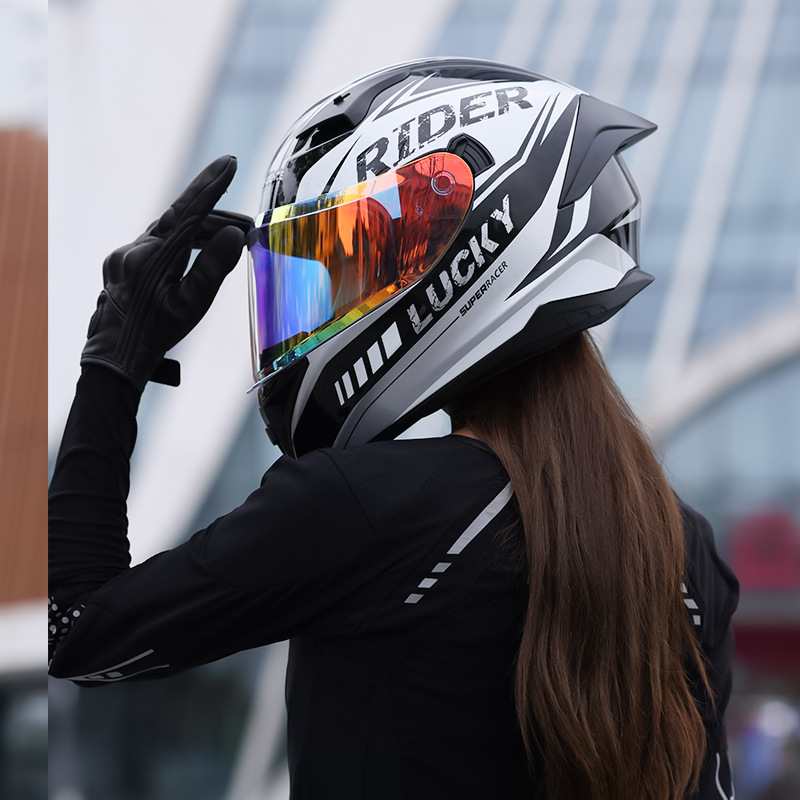 Cascos de motocicleta para hombres y mujeres, motocicleta retrógrado pedaleos de crucero de simulación de cuatro estaciones 3C personalidad anti-nebra casco completo