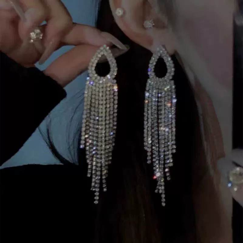 Earrings, European style, crystal‑encrusted diamond‑look, lightweight, multiple designs