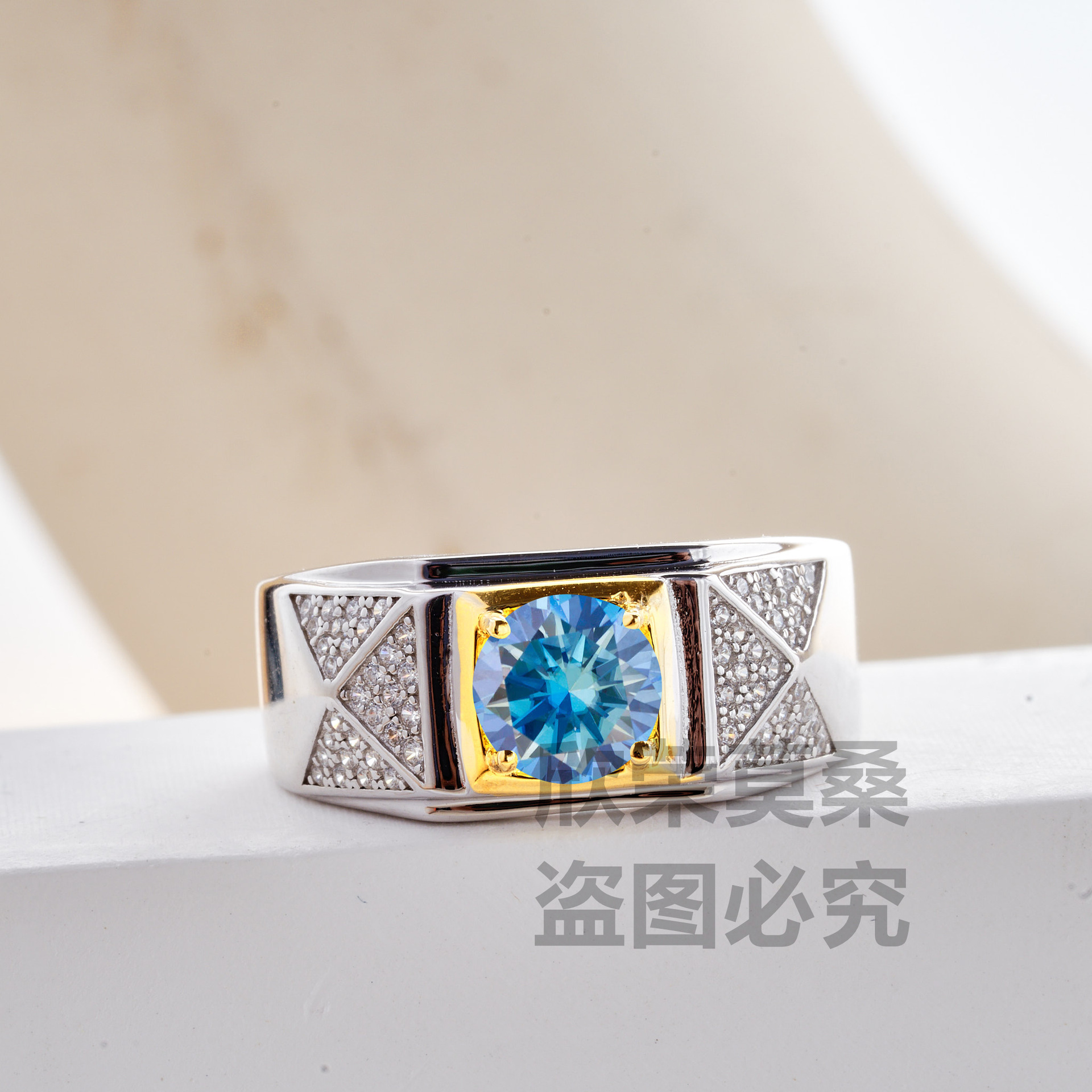 Atmosfera de negocios de oro de dos colores de ancho estilo de piedra de moissanita masculina brillante con certificado de diamante GRA a través de la penetración lateral transfronteriza