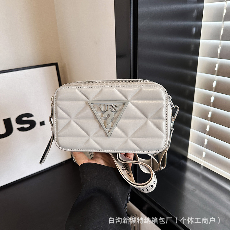 ヨーロッパとアメリカの売れ筋カメラバッグ 2025 クロスボーダー新トレンドファッション菱形ワイドショルダーストラップクロスボディスモールスクエアバッグ女性用|undefined