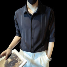 男士夏季中袖冰丝衬衫韩版潮流时尚抗皱条纹衬衣休闲百搭五分寸衣