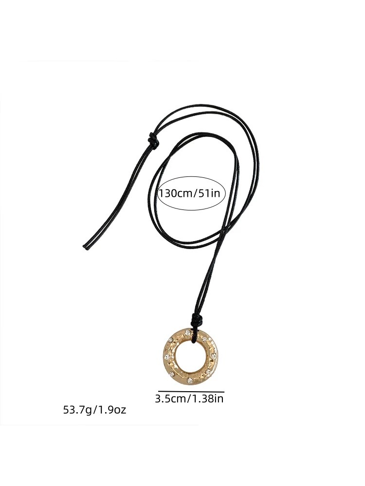 Blogger el mismo collar de anillo de donas de alta gama, lujo ligero, moda de nicho, patrón de martillo, cadena de suéter larga de diamantes