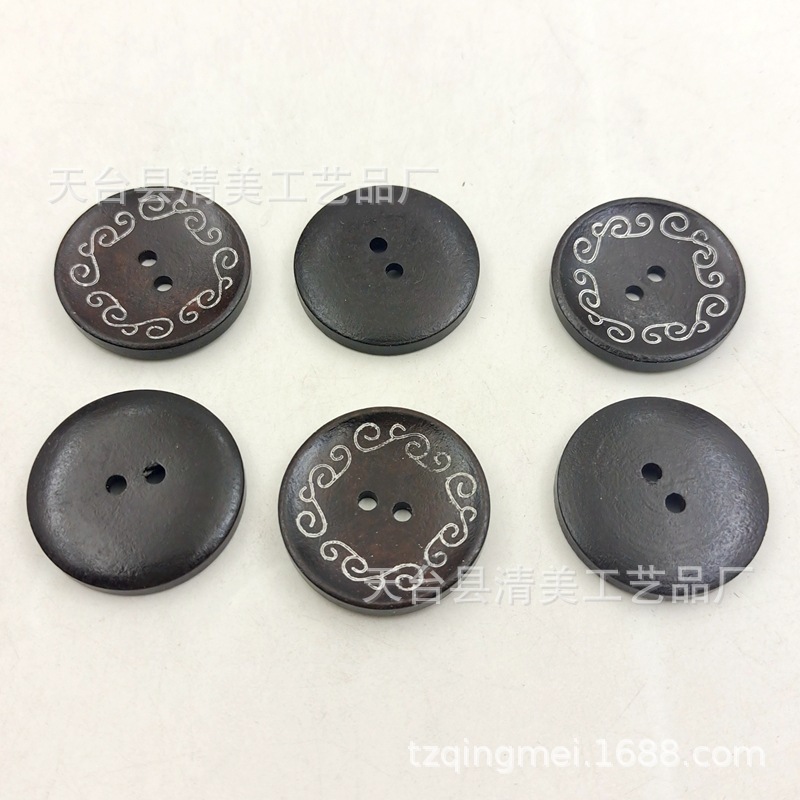 Botones de madera de 30mm patrón de flores negras artesanías de madera botones DIY botones decorativos de dos ojos 50 piezas un paquete