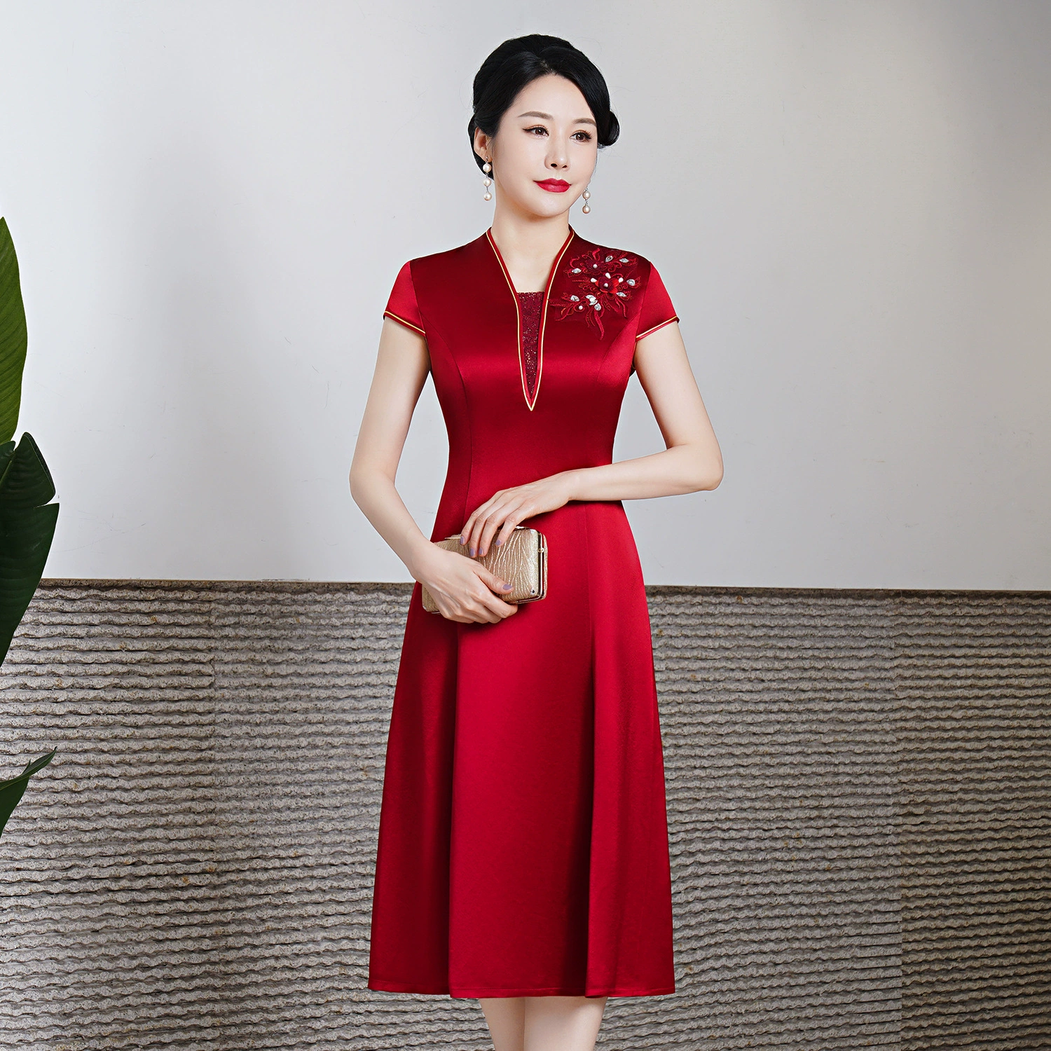 Шэньчжэнь Высококачественный Чонсам для тещи среднего возраста, уксусная кислота, летнее Новое 2023 свадебное платье, платье для женщин