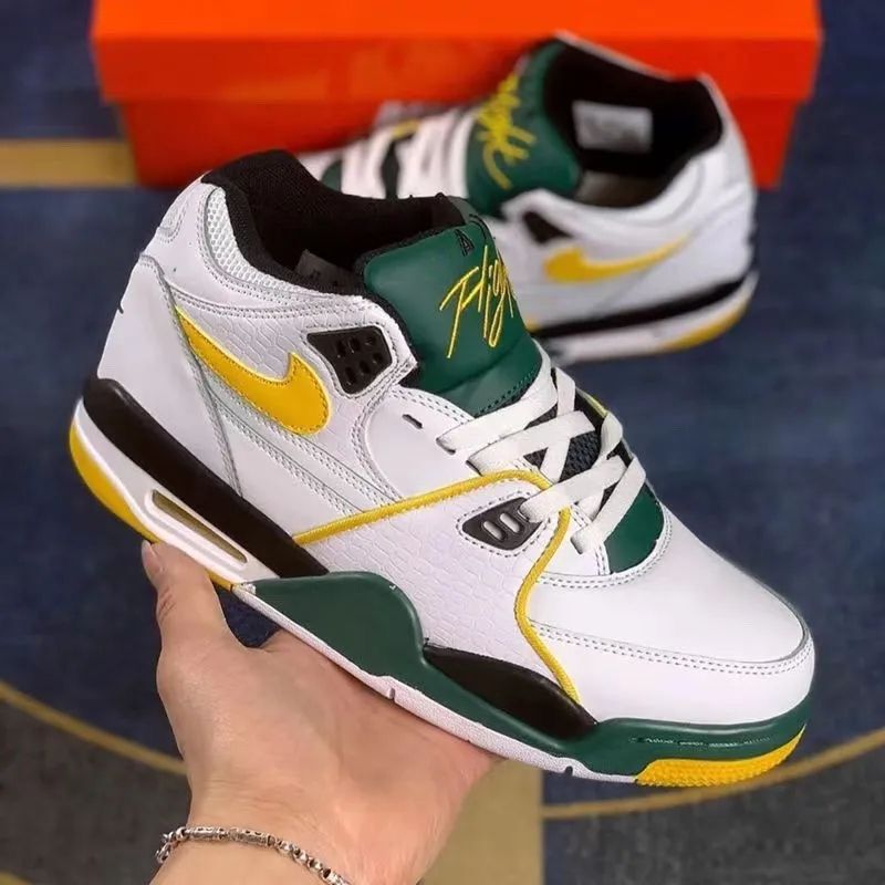 Flight89 White and Black Retro Air-Cushioned Basketball Shoes, Popular Ins Super Hot Casual Sneakers, Versatile Sports Shoes W9