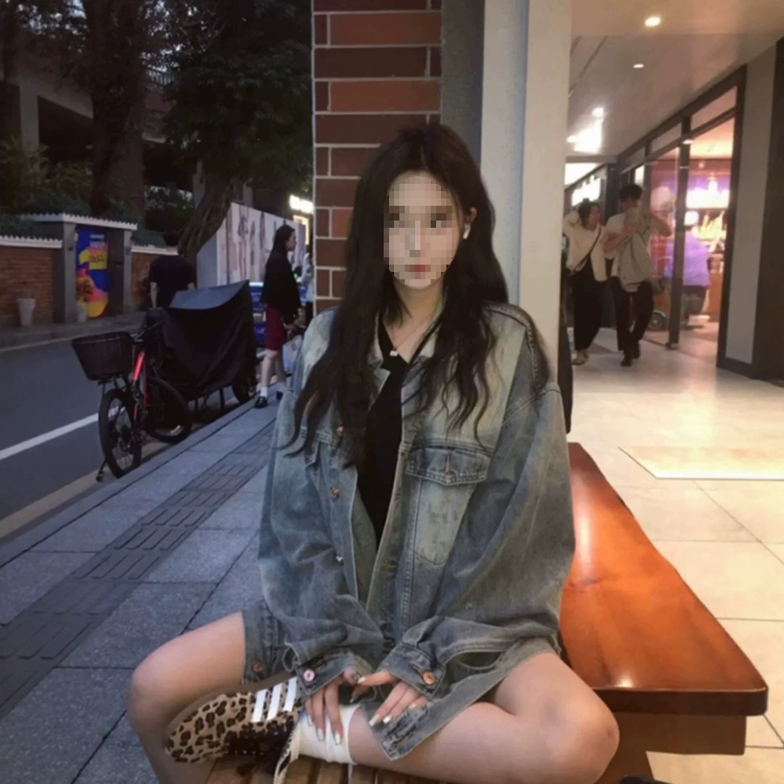 2026秋季新款水洗做旧牛仔外套女 小个子设计感遮屁股夹克