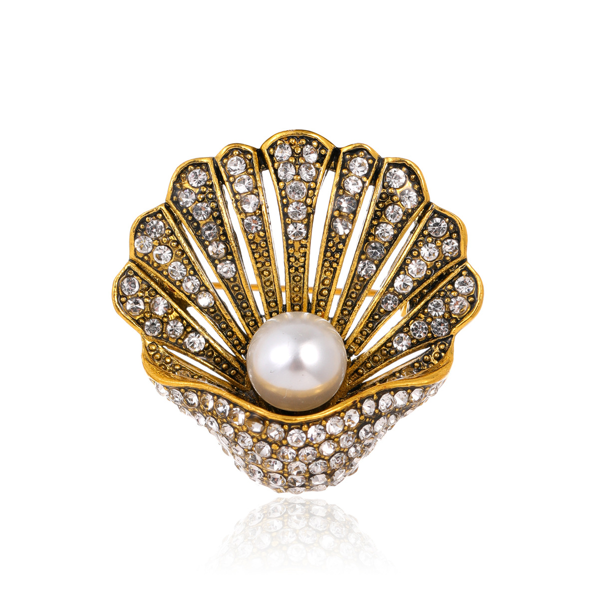 European and American retro rhinestone pearl shell brooch advanced personality temperament coat suit clothing accessories pin wholesale