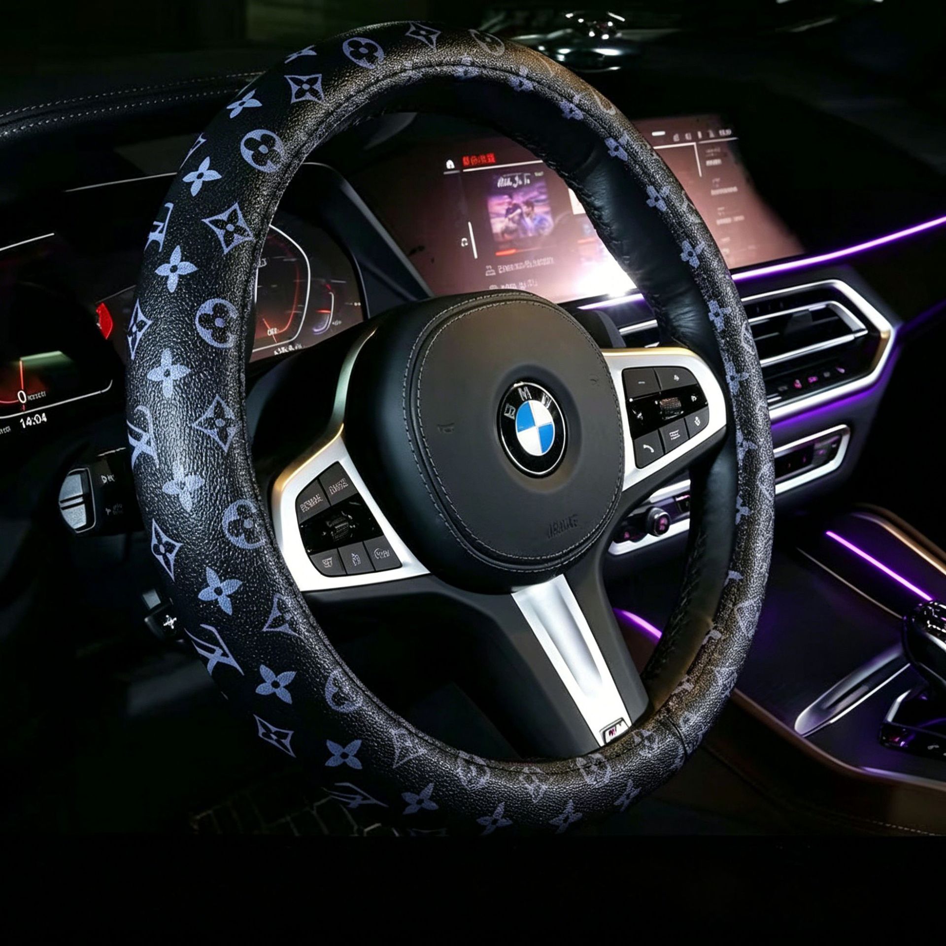 Four-Season Universal Fashion Car Steering Wheel Cover for Women, Trendy Brand Handlebar Cover, Universal Leather Interior Cover