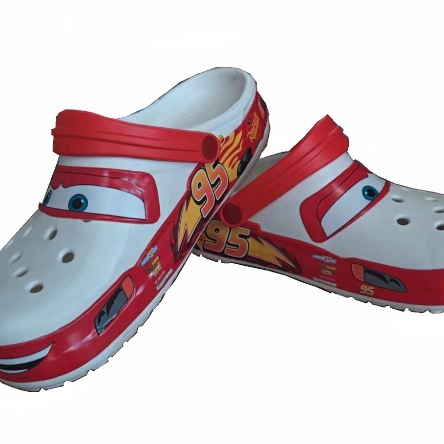 2025 nuevos zapatos de agujero rojo 95 McQueen zapatos de automóvil a granel, caja completa, zapatos de playa al por mayor sin envío gratuito