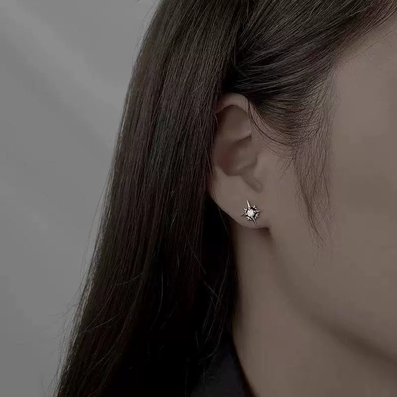 Серьги unisex 925 серебро, европейский минимализм «звезда», чёрный или белый камень