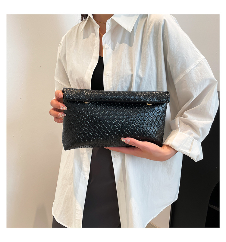 Pu Leather Solid Color Square Clutches display picture 15