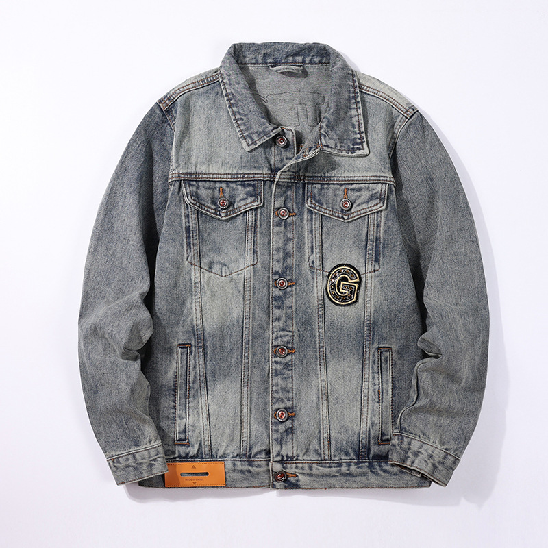 Herr jeansjacka i lokomotivstil vårmode med broderi_voghion.com