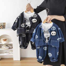 五小七童装春秋2025新款儿童套装0-4岁男童卡满印熊猫牛仔三件套