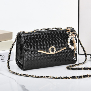 Factory Direct Sales Bags for Women 2025 New Single Shoulder Crossbody Small Square Bag Fashion Versatile Chain Braided Bright Leather Women's Bag