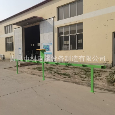 Elektrikli avtomobil şarj cihazları: battery car outdoor rainproof crossbar
