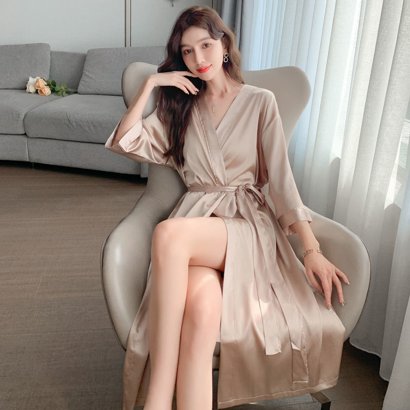 목욕 가운 여름 아이스 실크 잠옷 여성 신부 들러리 웨딩 모닝 가운 봄과 여름 얇은 왼손잡이 여성 홈 옷