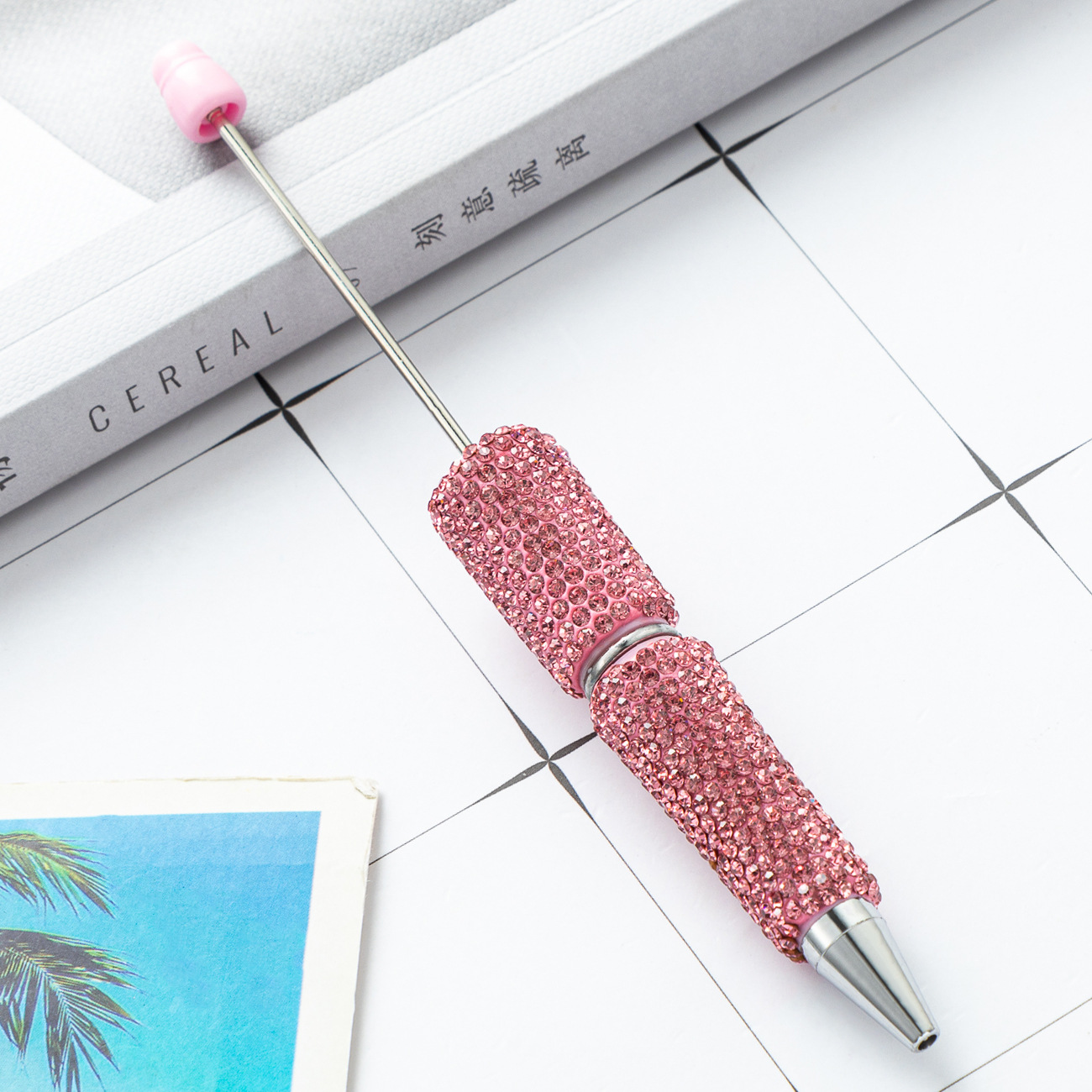 Inventario creativo DIY pluma de perlas de diamante completa con inserción de diamantes hechos a mano con bolígrafo de perlas giratorio multicolor pluma de plástico