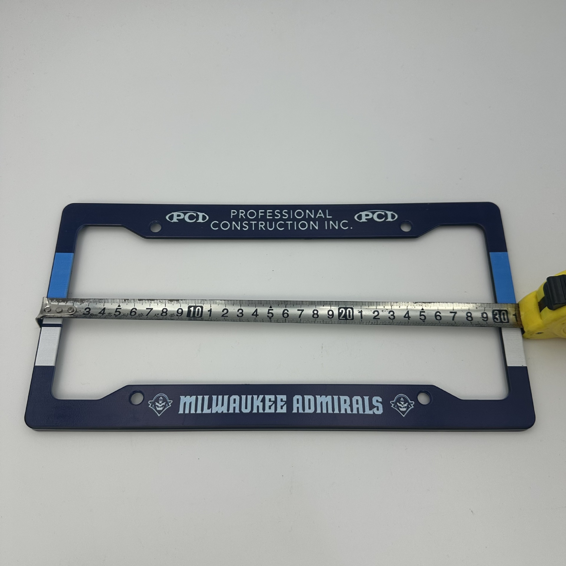 US standard four-hole plastic small round hole full-print license plate frame, personalized car license plate frame, decorative frame, license plate holder