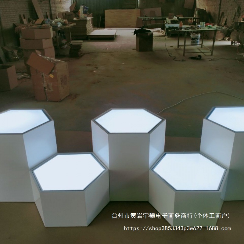 北京木制烤漆六角发光展示护肤品酒展会商场四方异形展台其他组装