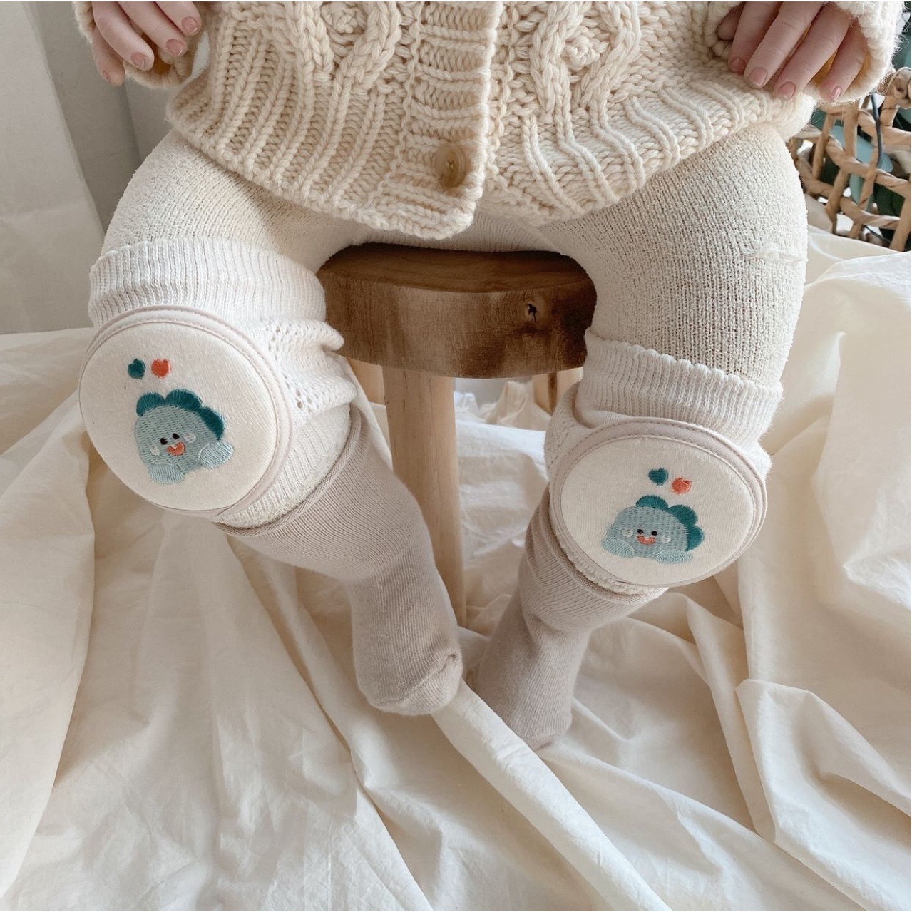 Korean version of animal embroidered mesh baby summer crawling mesh breathable knee pads for children all seasons toddler socks protective cover