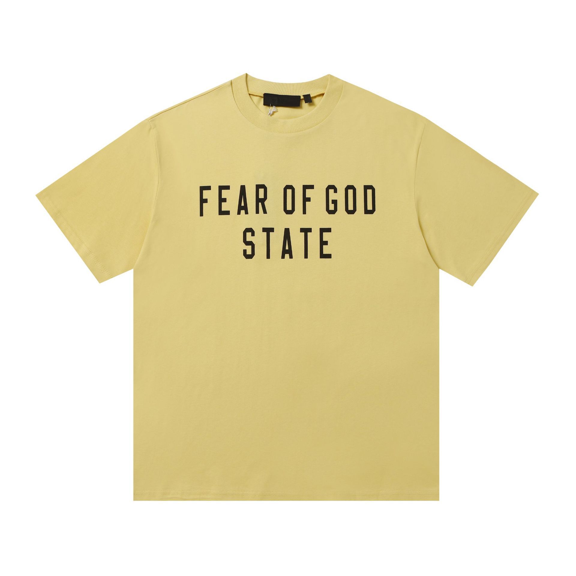 Una pieza de la marca de moda FOG de doble línea ESSENTIALS letra con lema impreso camiseta de manga corta para hombres y mujeres media manga en la calle