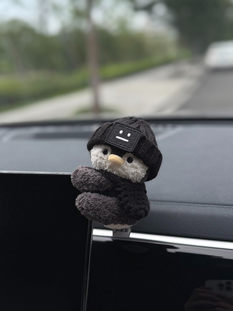 Cool penguin etc. stand doll, detachable, no-stick magic accessory, car dashboard decoration, cute center console ornament