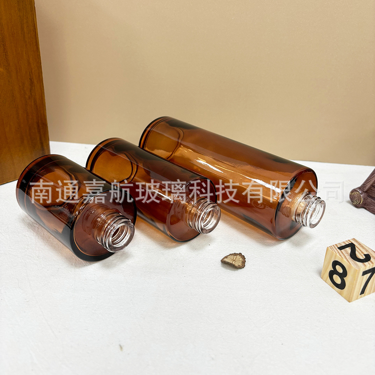 Botella cilíndrica al por mayor de múltiples especificaciones sin fuego botella de vidrio perfumada fragancia dividida decoración del dormitorio columna volatilizada botella vacía