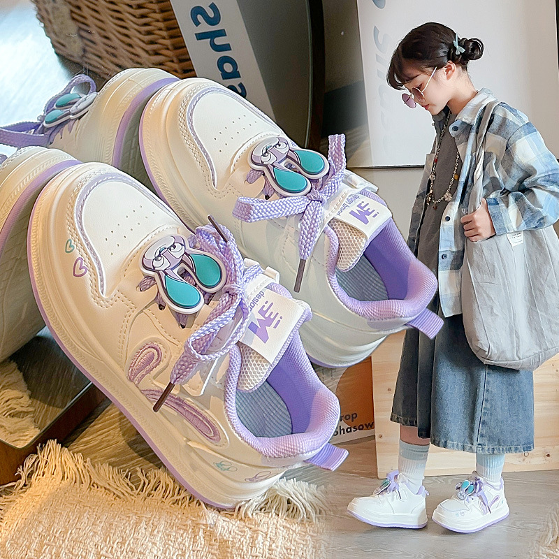 Zapatos deportivos infantiles de dibujos animados zapatos de skate para niñas 2026 nuevos zapatos blancos de princesa zapatos casuales de moda suaves