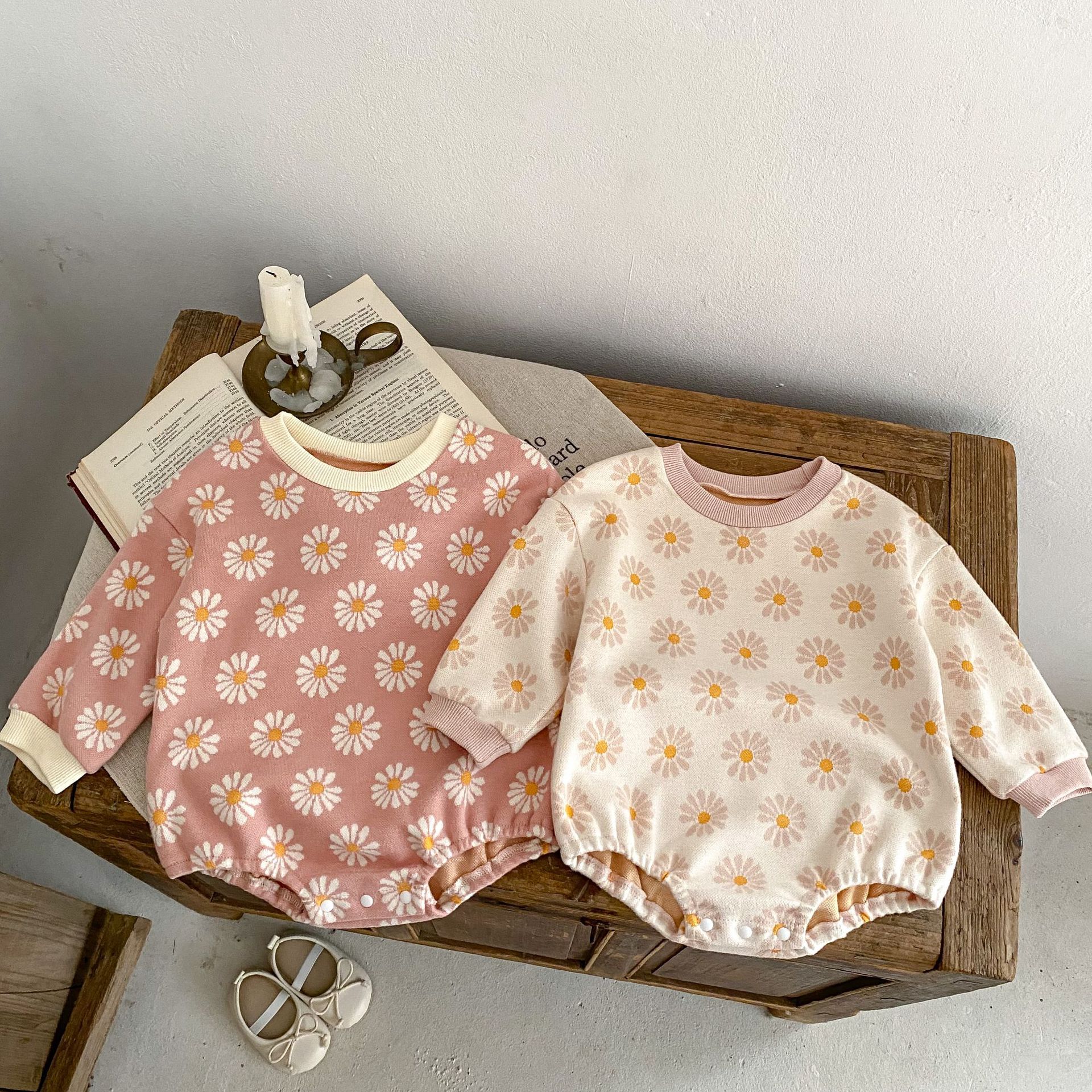 Ins 2024 autumn clothing for infants, young children, girls, babies, fresh flowers, jacquard long sleeved crawling_voghion.com