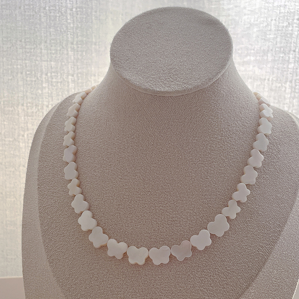 Simple Style Flower Shell Beaded Women's Necklace display picture 3