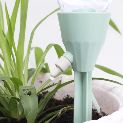 Automatic drip watering device essential for lazy people, timed home use, water-permeating, no installation required, no hole insertion, integrated drip irrigation system