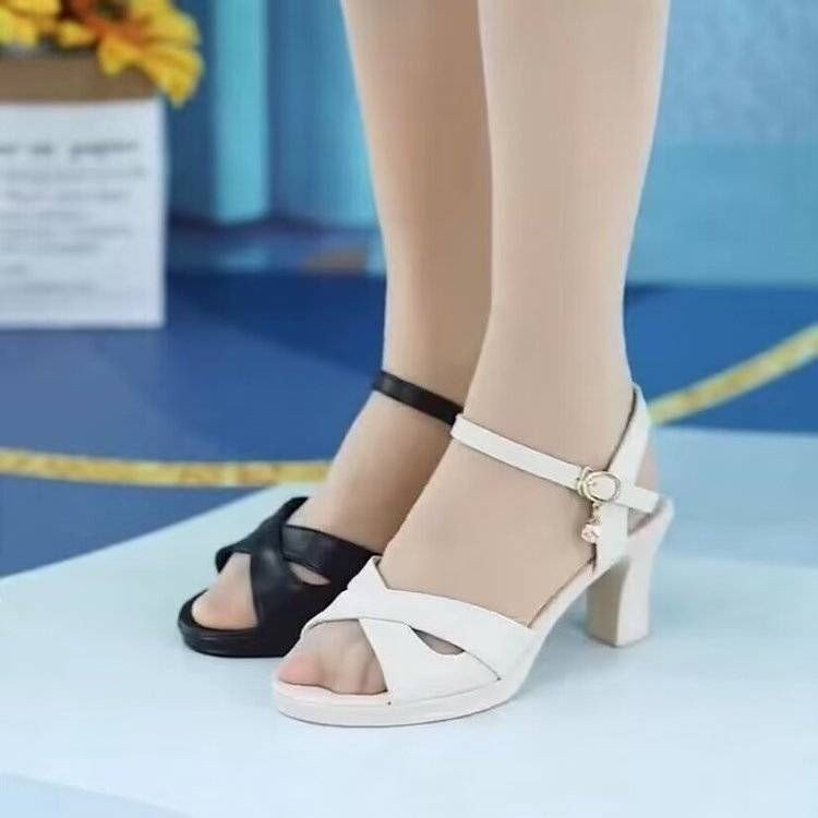 Sandallas de mujer de cuero suave de verano 2025 nuevo estilo anti-deslizante de mujer tacones de moda boca de pez madre sandalias de hebilla