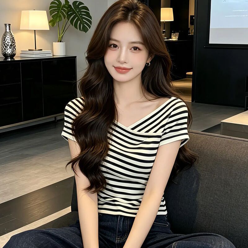 Trendy Black and White Striped Cross-Collar Short-Sleeve T-Shirt for Women, Summer New Fashion Versatile Slim-Fit Top Trendy Black and White Striped Cross-Collar Short-Sleeve T-Shirt for Women, Summer New Fashion Versatile Slim-Fit Top