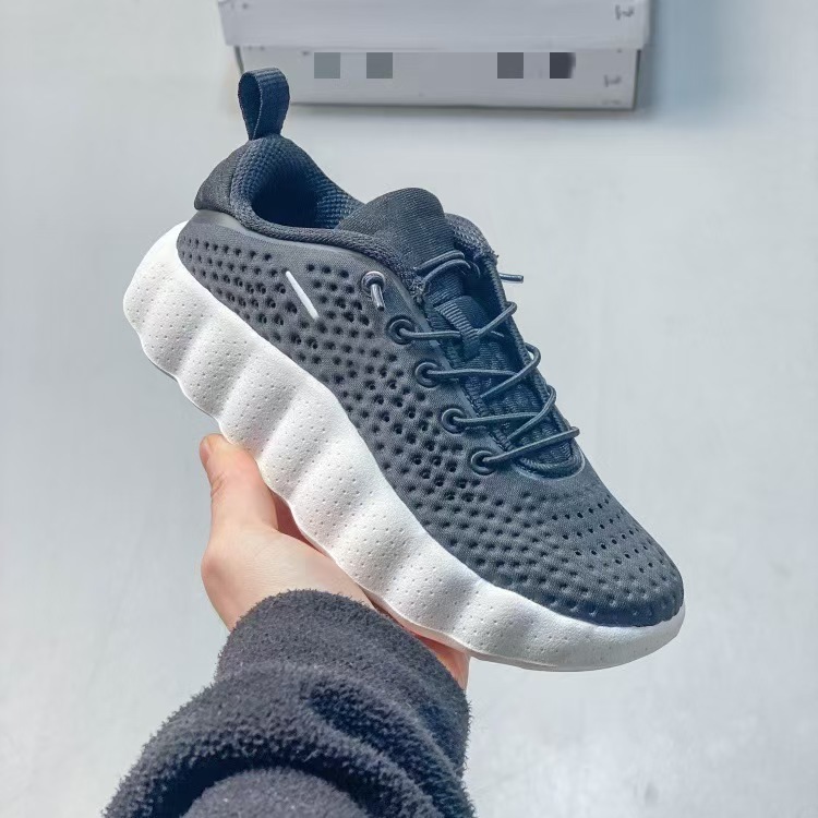 Nuevo modelo de sandalias casuales antideslizantes con suela gruesa y aumento de altura, con partículas de masaje, populares para deportes al aire libre, modelo Mind 001, para hombre y mujer.